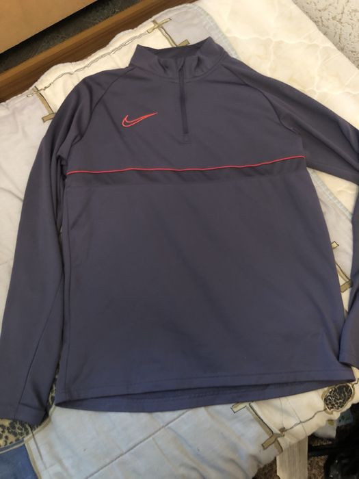 Nike горнище оригинално и ново