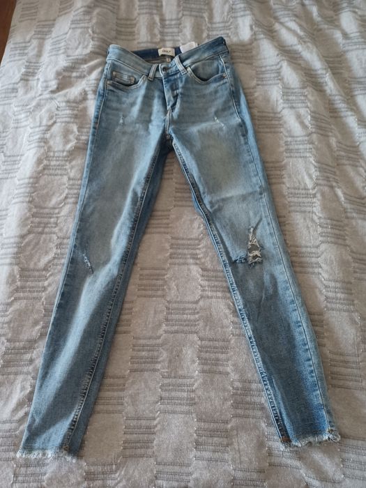 Дънки ONLY XS накъсани