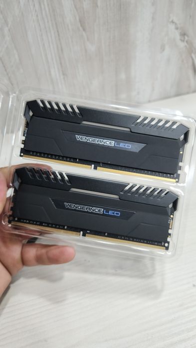 Memorie Corsair 16GB (2x8GB), DDR4, CL15, 3000 MHz, Vengeance LPX Blue