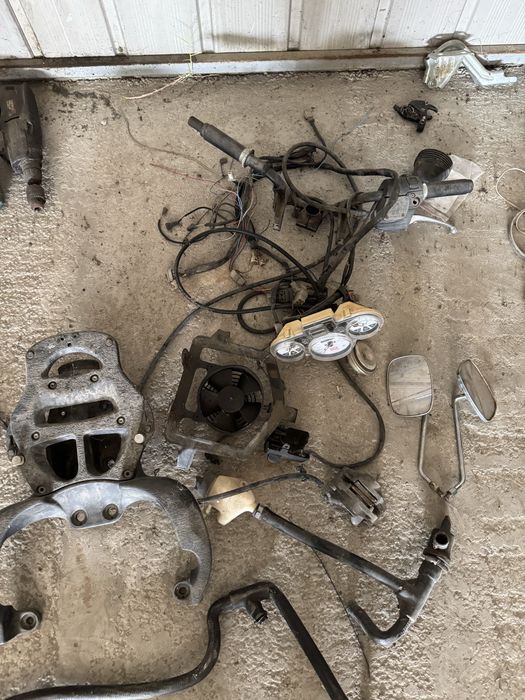 Ceasuri si piese  aprilia scarabeo 150