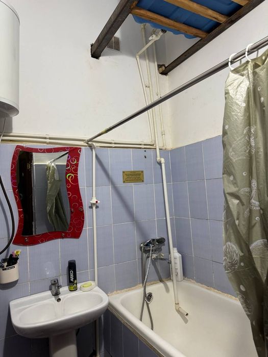 Barcha qulayliklarga ega 75 kv. metrli uy sotiladi.