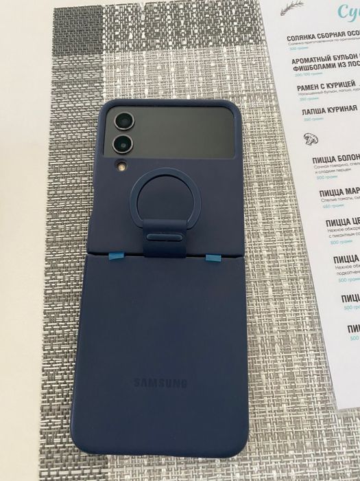 Самсунг Z Flip 4