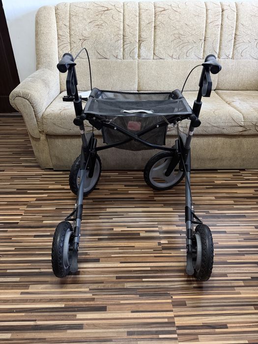 Vând Cadru de Recuperere bătrâni dizabilități cu sezut si frane