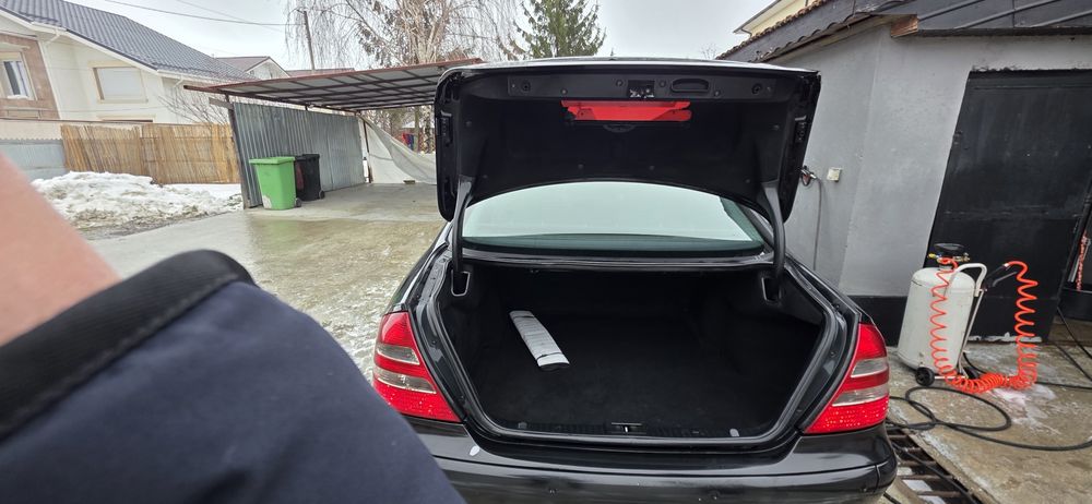 Mercedes-Benz E-Class (W211) - 2.2 Diesel - Automat
​Vând Mercedes-Ben