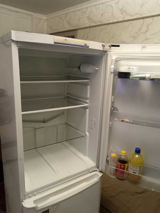 Холодильник Indesit