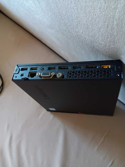 Мини компютър Lenovo M700 + зарядно и VGA – Отлично състояние