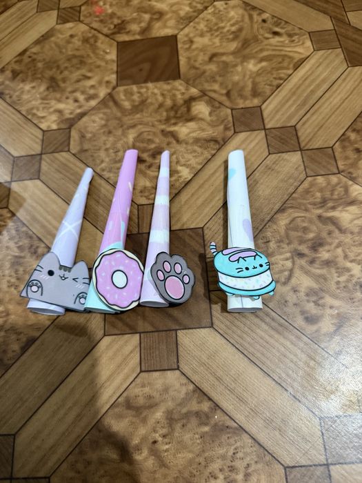 Pusheen blind bag.