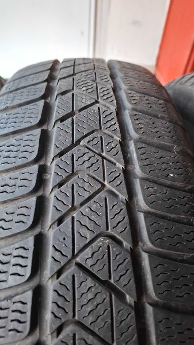 Зимни гуми Pirelli 205 60 17 6бр налични