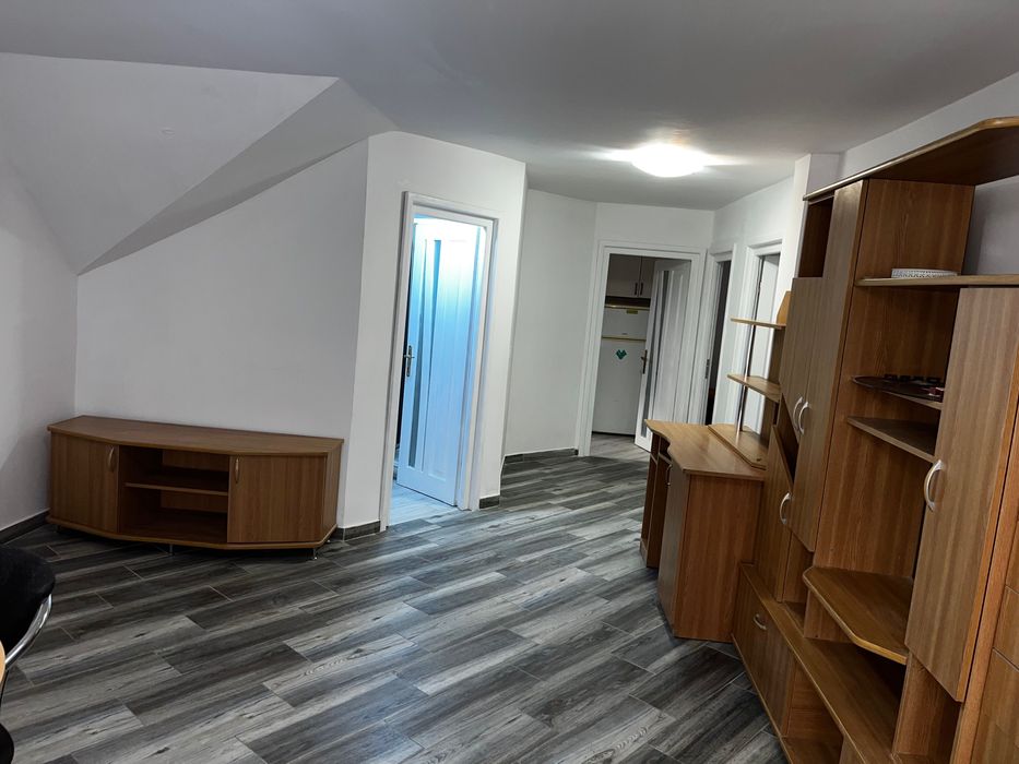 Apartament de închiriat