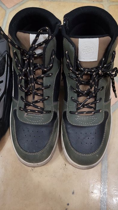 Продам детскую обувь