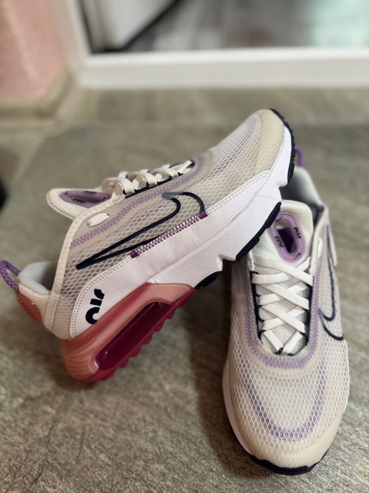 Дамски маратонки Nike 290