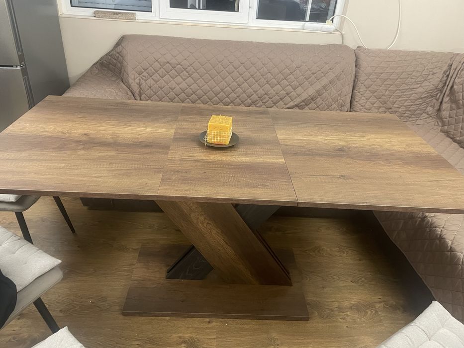 Холна трапезна маса