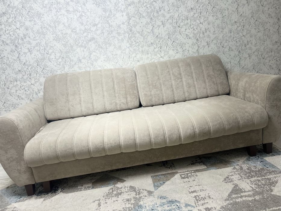 Продам диван.