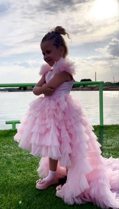 Платье с шлейфом