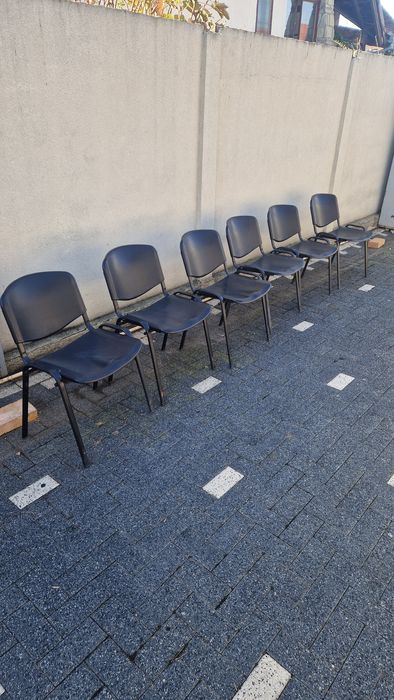 Scaune picioare metalice, șezut, spătar plastic si masa  scaune alumin