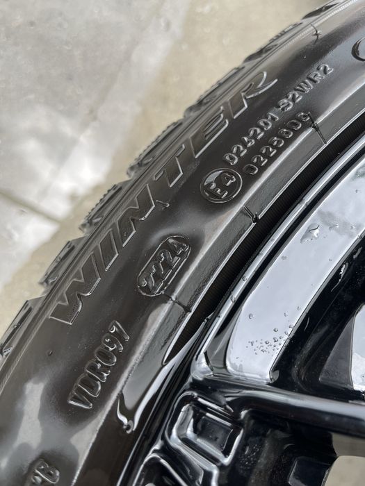 DOTZ Suzuka Gloss Black 18” + Pirelli iarnă – set complet , aspect imecabil