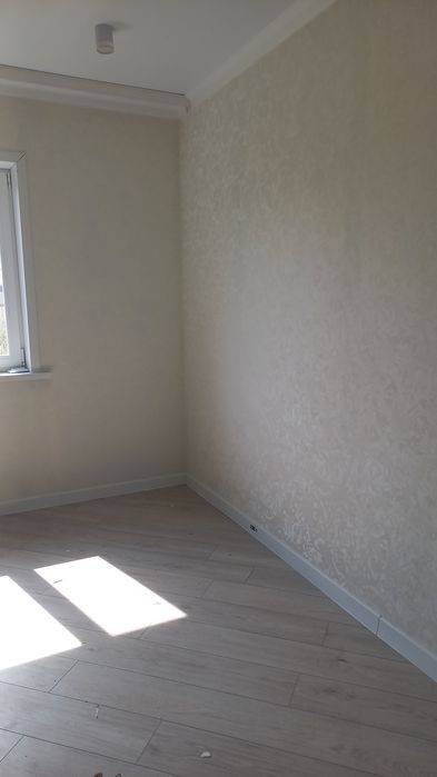 Поклейка обоев и ремонт