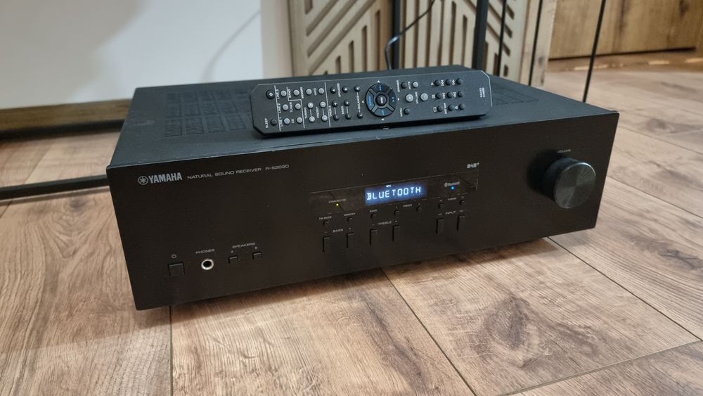 Усилвател yamaha r-s202d