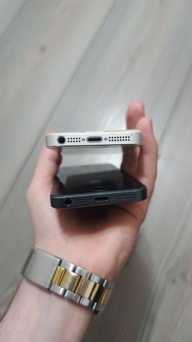 iPhone 5 pentru piese (2 bucăți)
