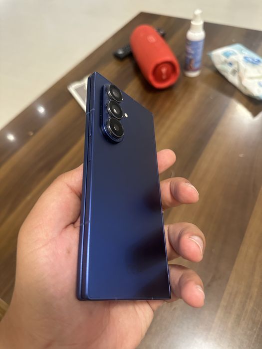 Продавам Samsung Galaxy Z fold 7 512 GB 2 години гаранция. Закупен на 6.03.2026г.