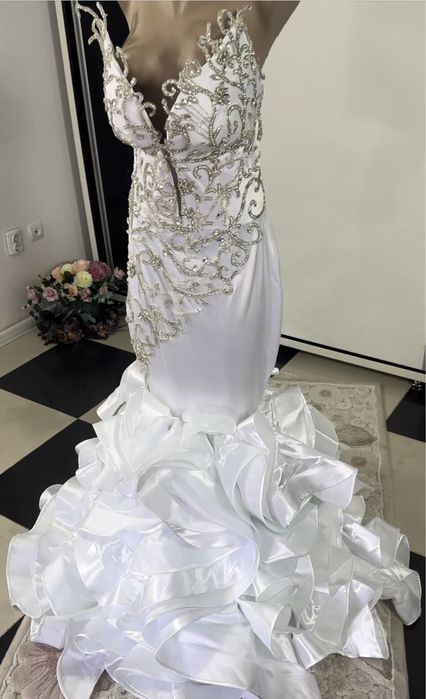 Rochie de mireasa ajustabila + crinolina si voal se potriveste unui ML