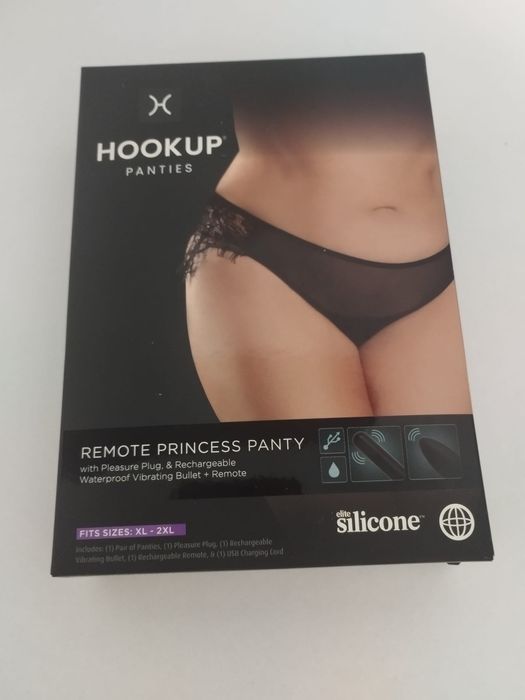 Chiloți sexy cu diverse accesorii