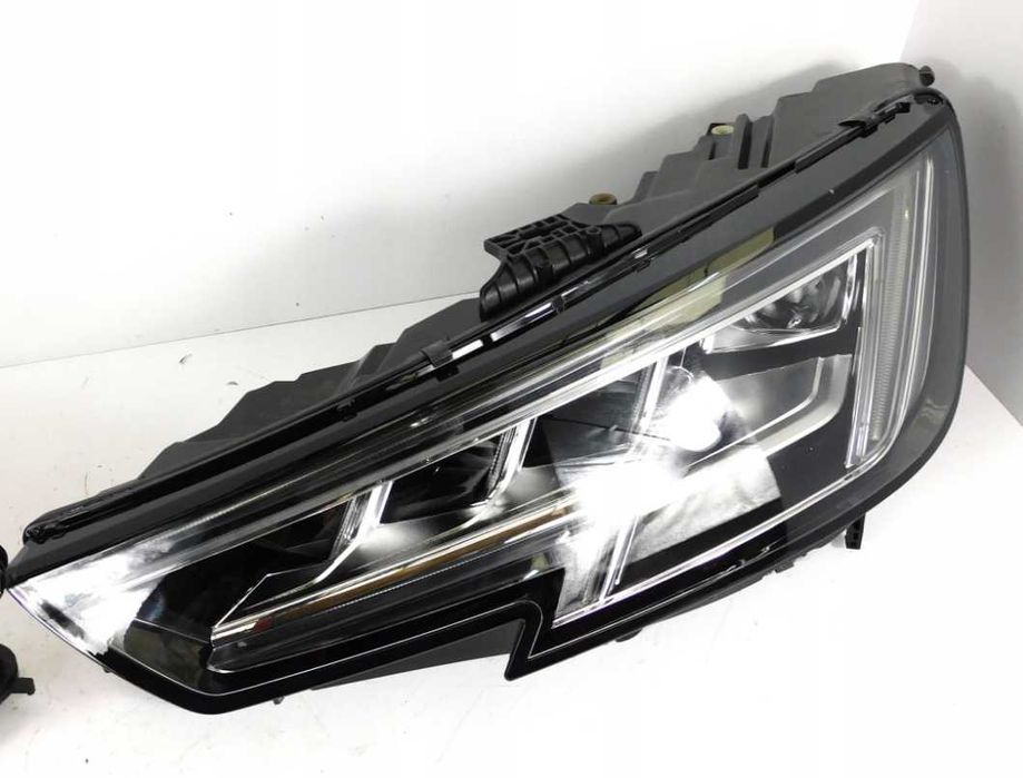 Оригинални фарове AUDI A4 8W B9 MATRIX FULL LED 2015 - 18 година