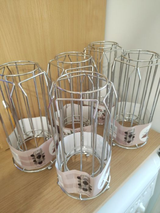 Поставки за капсули Dolce Gusto.