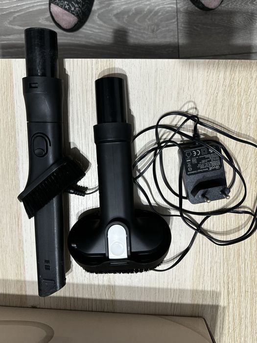 Aspirator vertical Levoit V200