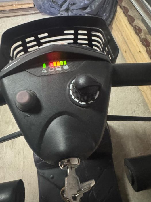 Scuter / Carucior electric pentru persoane cu mobilitate redusa!