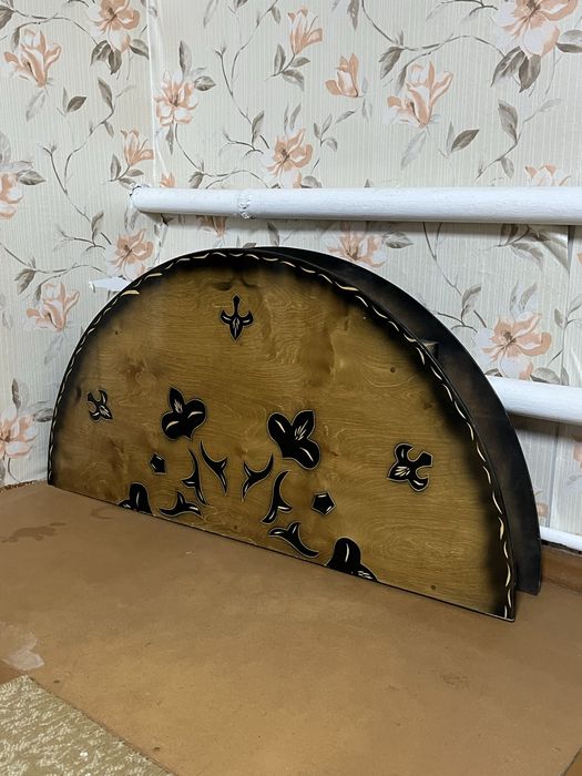 Круглый стол   (Дөңгелек үстел)