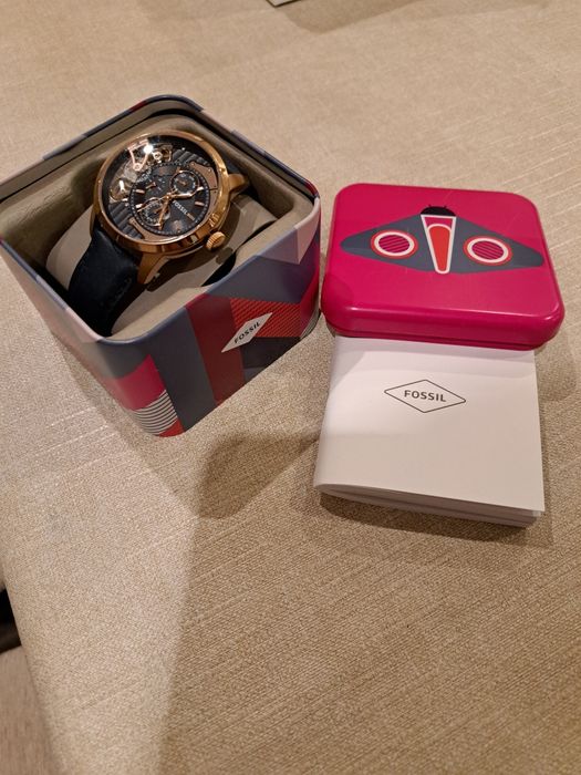 Часовник FOSSIL ME 1138