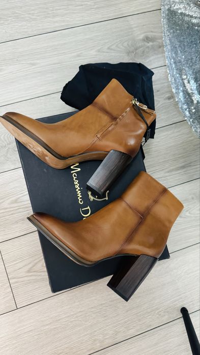 Ghete piele Massimo Dutti