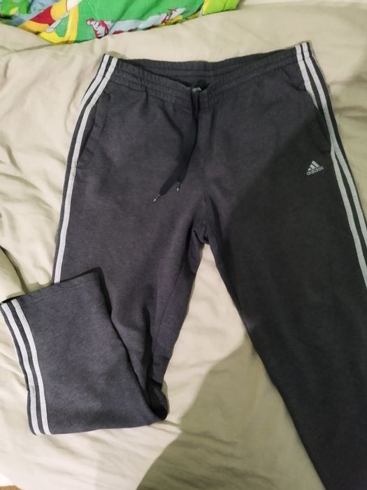 Анцунг Adidas сив хл размер.