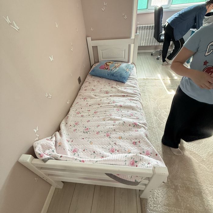 Диван для детской комнаты