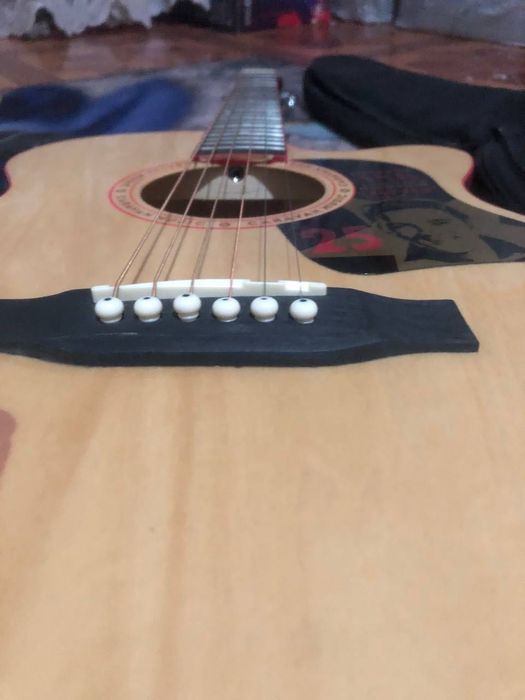 Гитара в отличном состоянии SAR