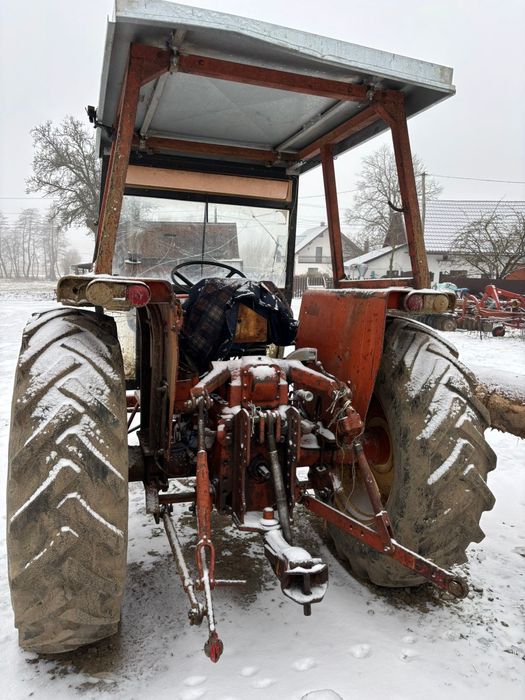 Tractor Renault de 55 cp