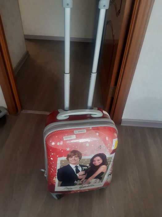 Продам чемодан б/у