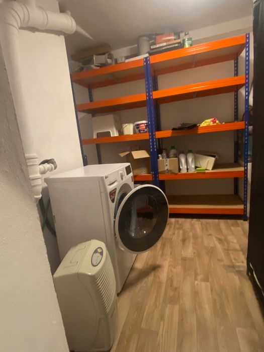 Ap de inchiriat 3 camere, curte si centrala proprie zona 13 Septembrie