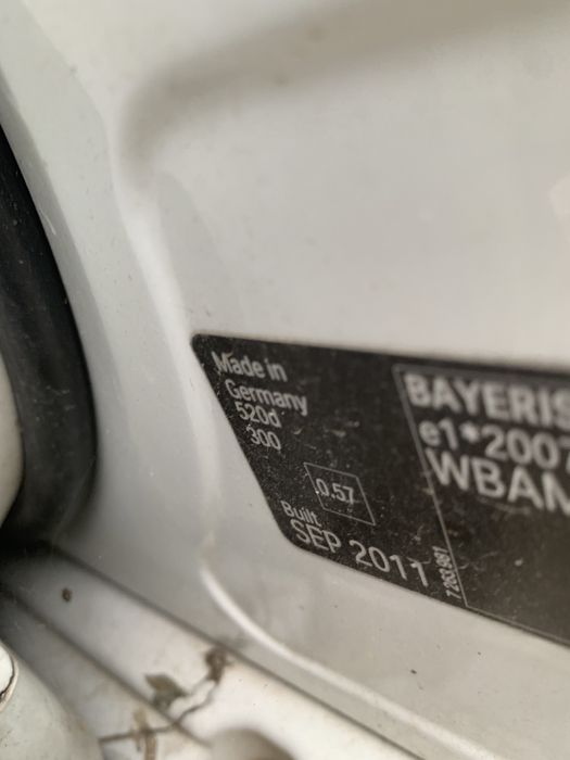 Aripa stanga bmw f10 f11 alb 300 aripa dreapta bmw f10 f11 alb 300