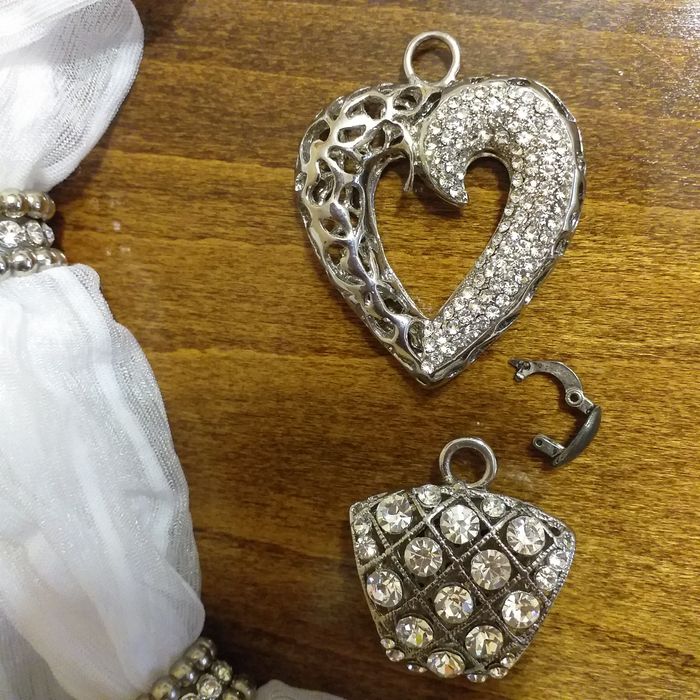 Колие в комбинация със шал