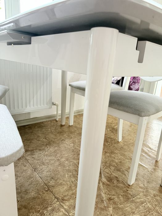 Продается. Кухонный стол.