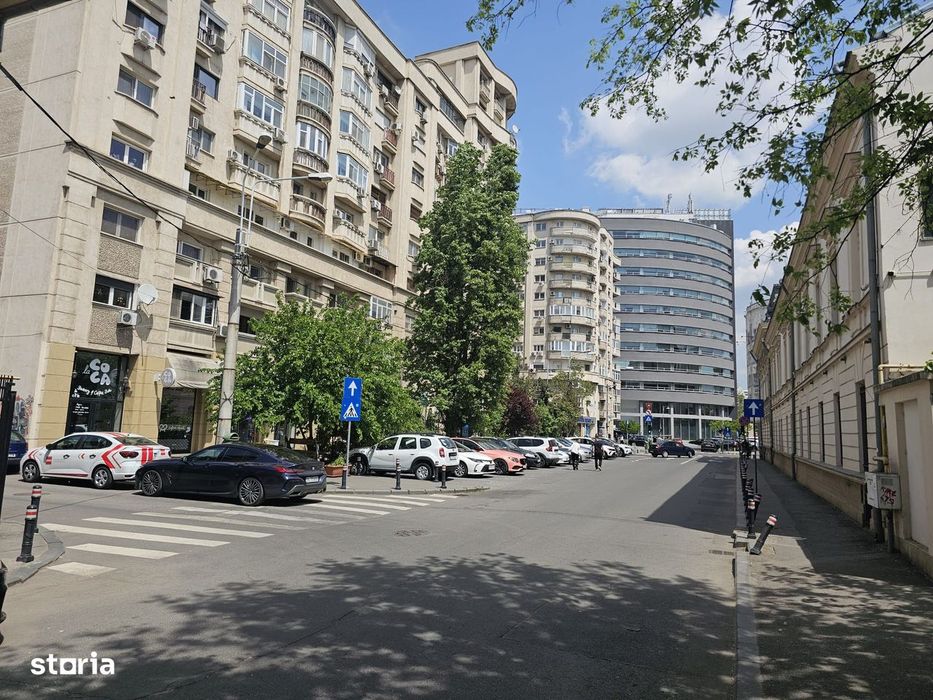Inchiriez 2 camere Piata Victoriei - decomandat (proprietar)