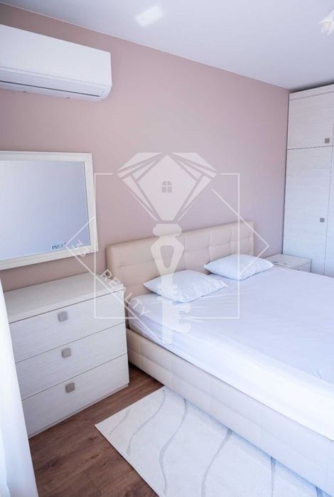 Продава се Тристаен апартамент в Пловдив, Христо Смирненски - 106 кв.м за 2038 €/кв.м - Снимка #8