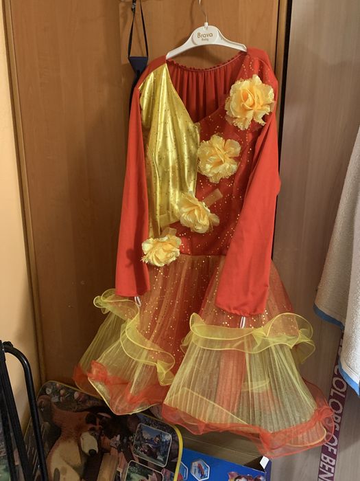 Платье праздничное