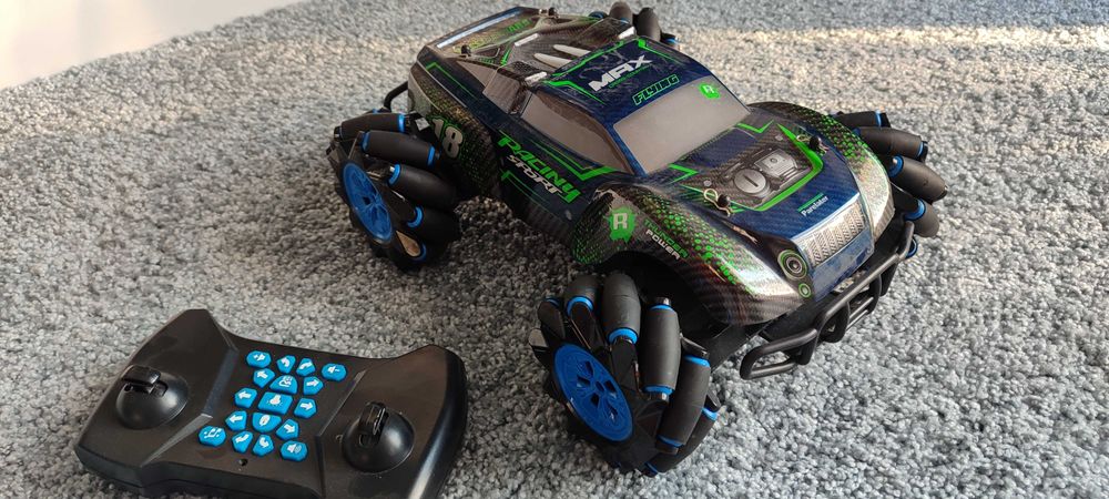 Продам машинку на пульте