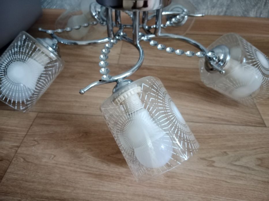 Продам люстру,в отличном состоянии