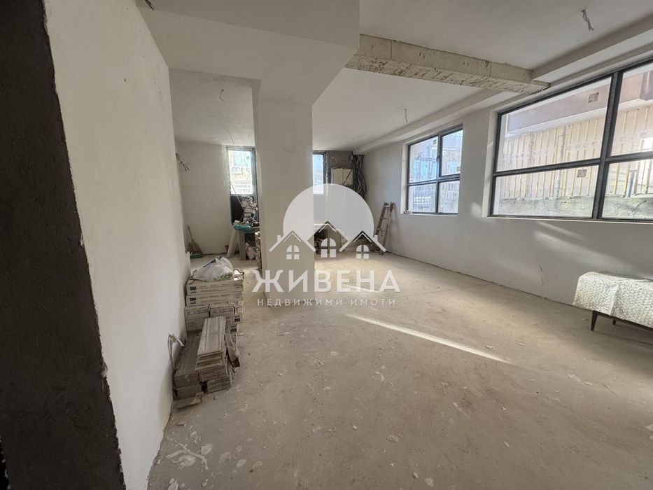 Дава се под наем Магазин в Варна, Лятно кино Тракия - 75 кв.м за 511 € - Снимка #1