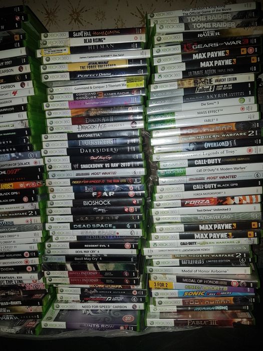 Vand colecție jocuri XBOX ONE 360 pret 700 ron