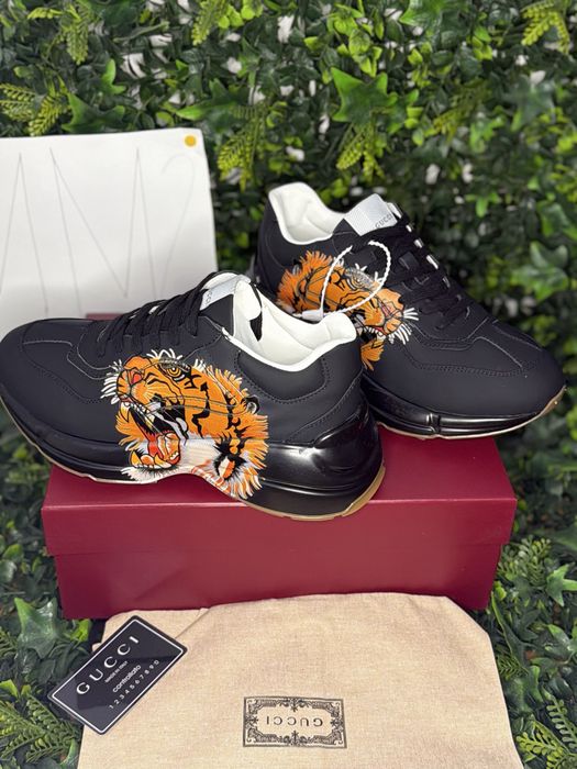 Adidași/Sneakers Gucci Rhyton black leather tiger